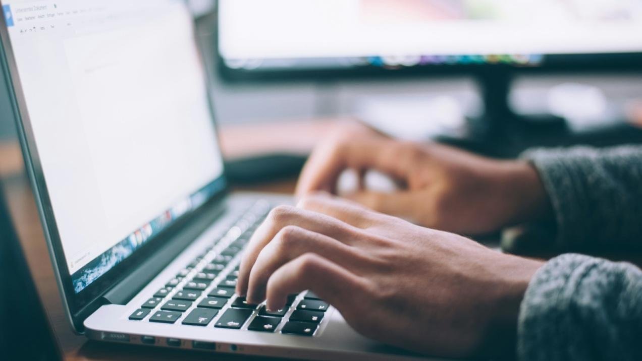 La Comunidad de Madrid capacita gratuitamente en Inteligencia Artificial a 10.890 vecinos