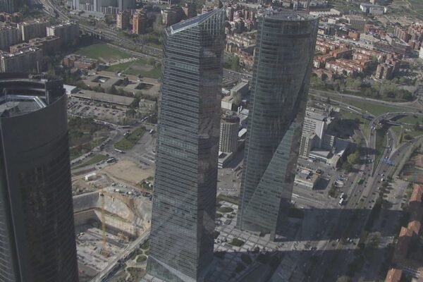 Madrid, la mayor aportadora al sistema de financiación autonómica, enfrenta críticas de Ayuso