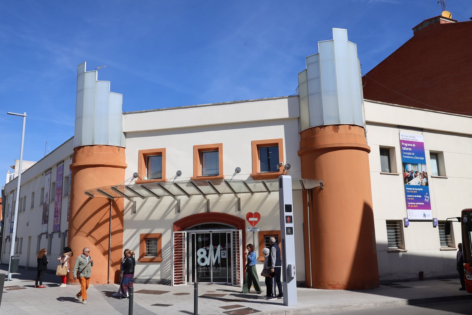 Madrid ofrece mil plazas en cursos y talleres de empoderamiento y salud para mujeres
