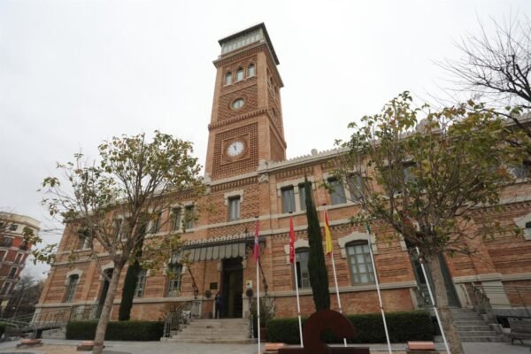 Madrid se enfrenta a un posible desalojo de Casa Árabe sin noticias del Ayuntamiento