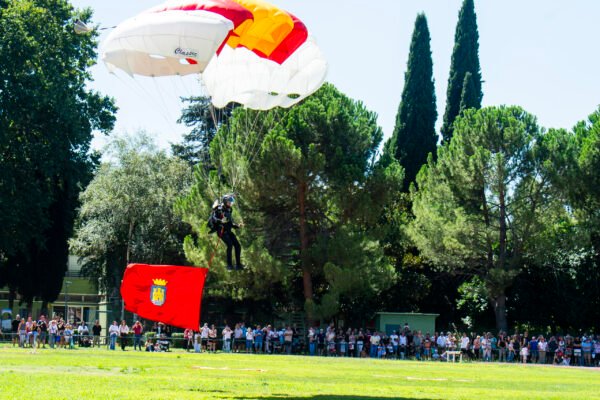 Madrid se vuelca con la exhibición de las Fuerzas Armadas en las Ferias de Alcalá de Henares