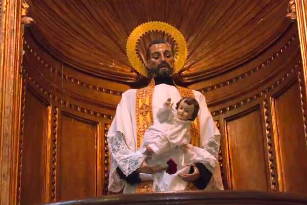 Madrid se vuelca con la tradicional procesión de San Cayetano en el cierre de fiestas