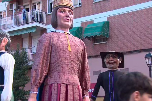 Madrid se vuelca con las fiestas de Alcalá de Henares y sus gigantes y cabezudos