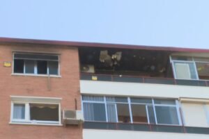 Muere una mujer de 40 años en un incendio en Alcorcón que afecta a varios bomberos