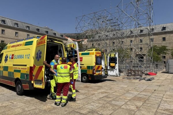 Trabajador de 23 años en estado crítico tras caer de un andamio en El Escorial