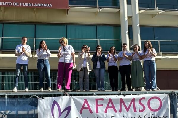 Fuenlabrada conmemora el Día Mundial del Alzheimer con una marcha solidaria por la memoria y el apoyo a los afectados