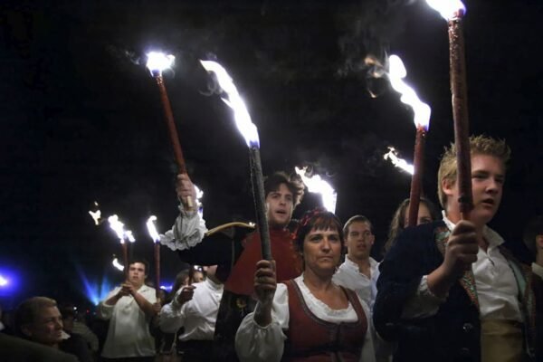 Madrid conmemora el Motín de Aranjuez con una recreación histórica del asalto a Godoy