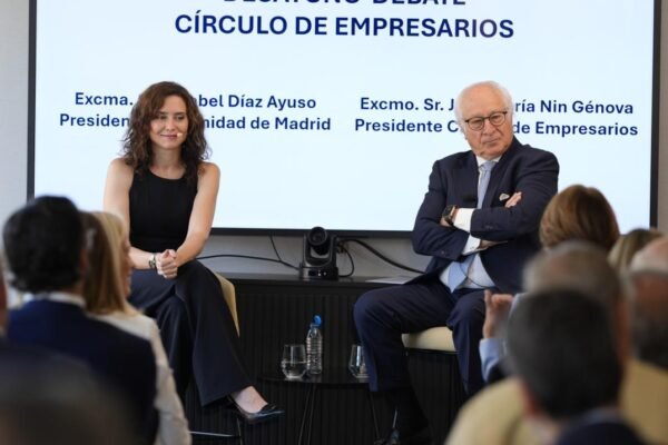 Madrid defiende un modelo fiscal equilibrado con 35 rebajas para sus ciudadanos
