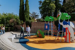 Remodelación del área infantil de los jardines de Don Abel Blanco