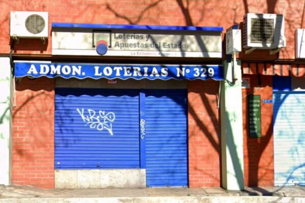 Administración de Loterías número 329 de Madrid