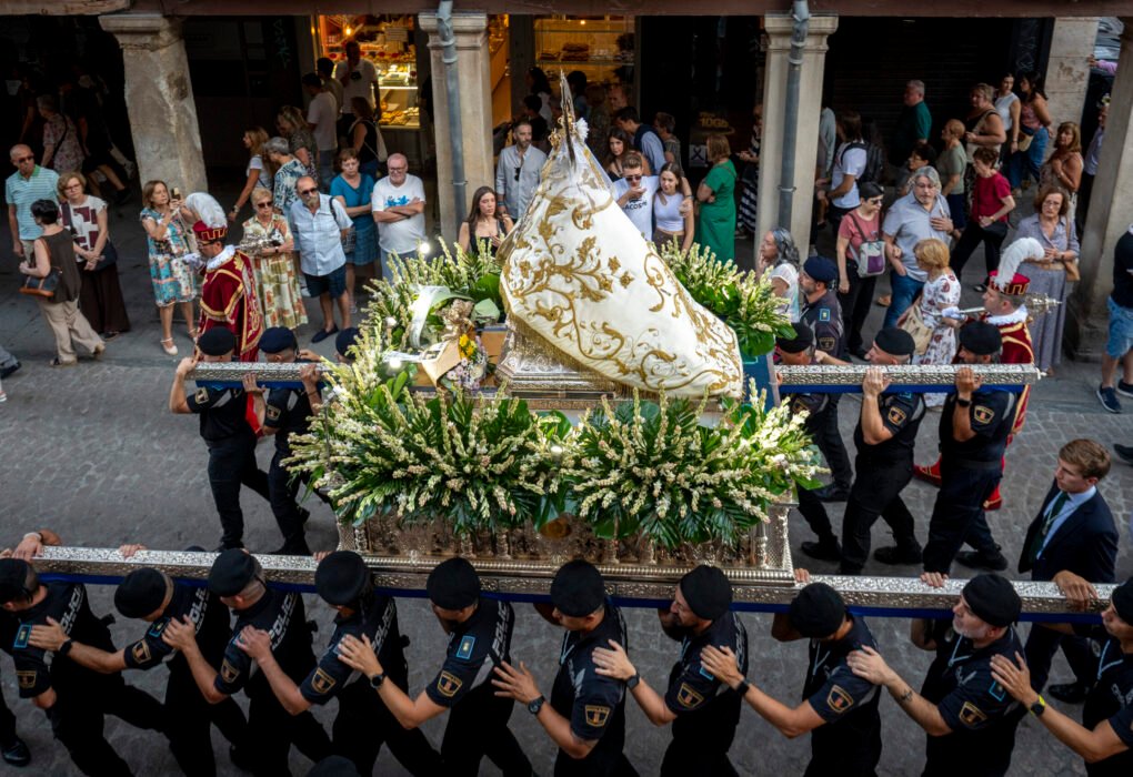 Madrid se vuelca con la procesión de Nuestra Señora del Val en Alcalá de Henares