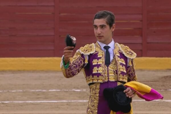 Madrid vibra con la gran faena de Nacho Torrejón en Navacerrada y su salida a hombros