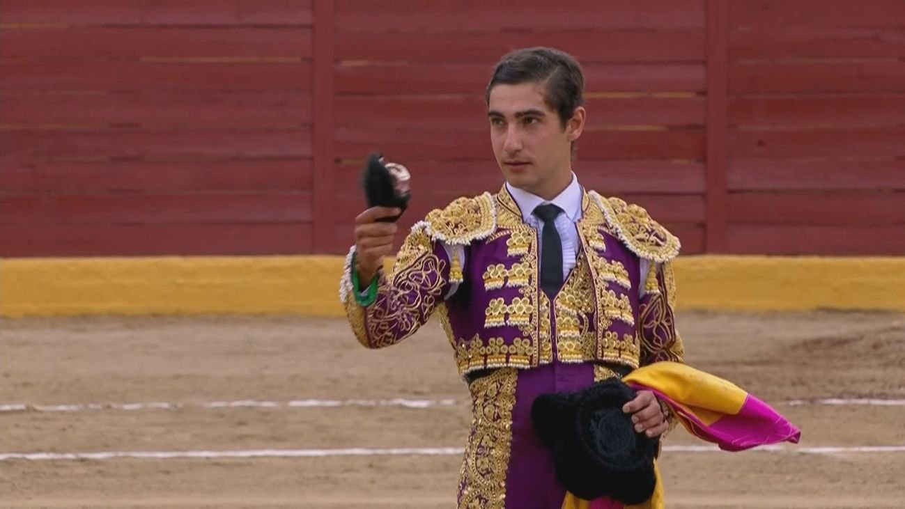 Madrid vibra con la gran faena de Nacho Torrejón en Navacerrada y su salida a hombros