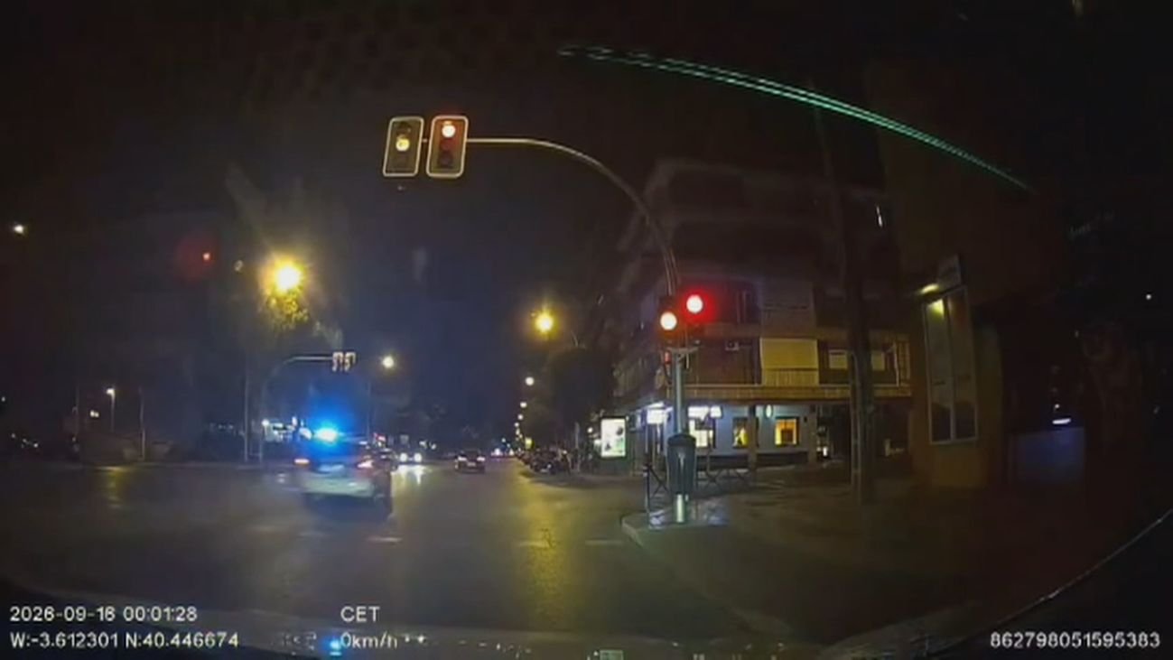 Madrid vive una noche de caos tras la persecución de un VTC que acaba en un banco