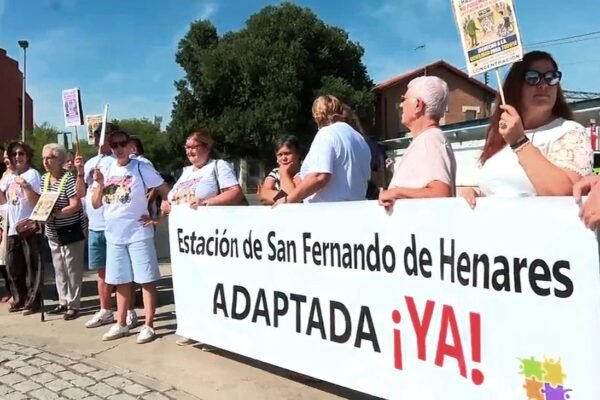 Vecinos de Coslada exigen mejoras urgentes en la estación de Cercanías deteriorada
