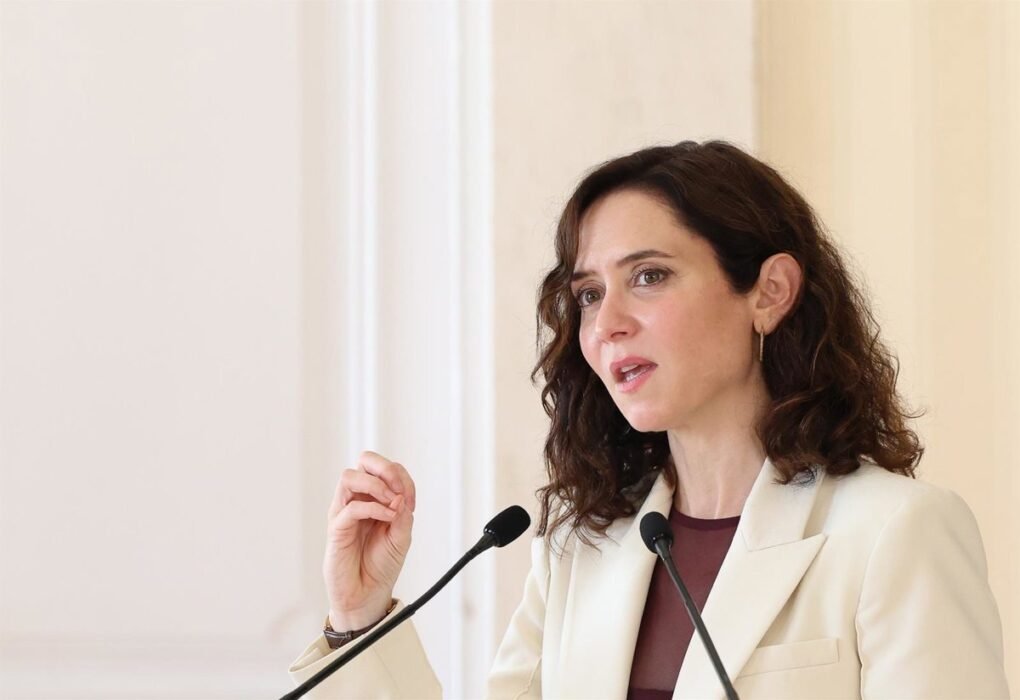 Ayuso denuncia que el Gobierno utiliza las pensiones como un nuevo señuelo político