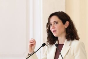 Ayuso denuncia que el Gobierno utiliza las pensiones como un nuevo señuelo político