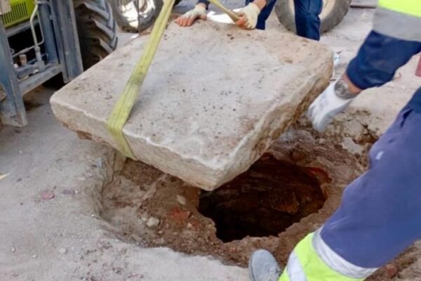 El Ayuntamiento de Alcalá adapta obras en la plaza de los Santos Niños para preservar hallazgos arqueológicos