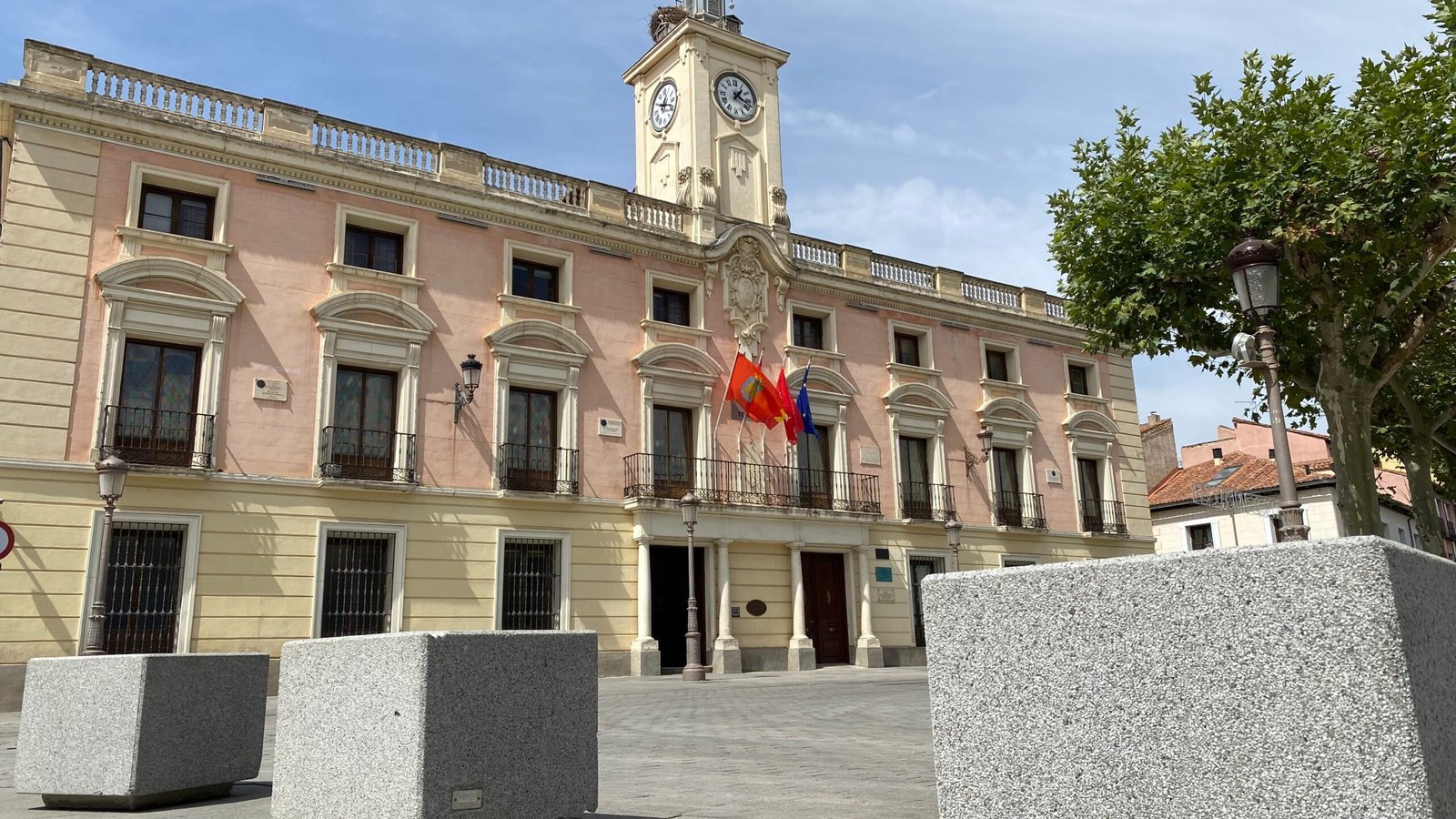 El Ayuntamiento de Madrid mejora la accesibilidad de paradas de autobús en El Olivar