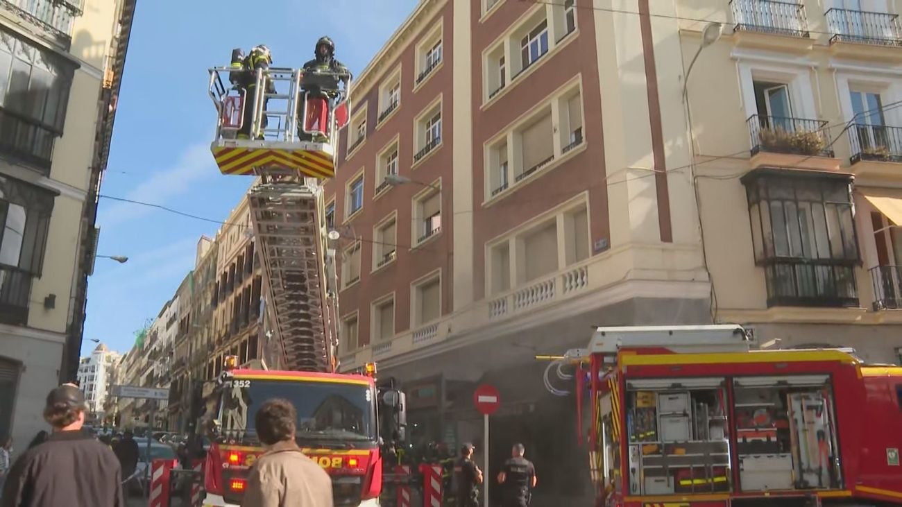 Incendio en un restaurante de la calle Argensola deja un herido leve por humo en Madrid