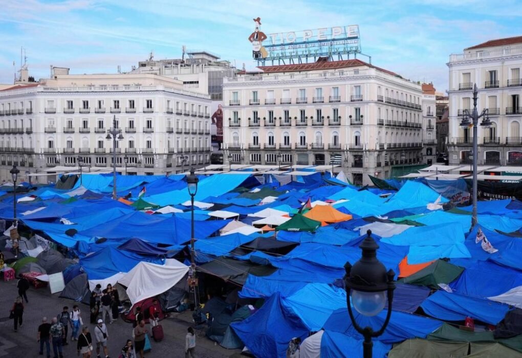 Acampada de la Puerta del Sol