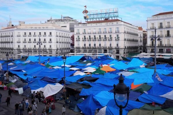 Acampada de la Puerta del Sol