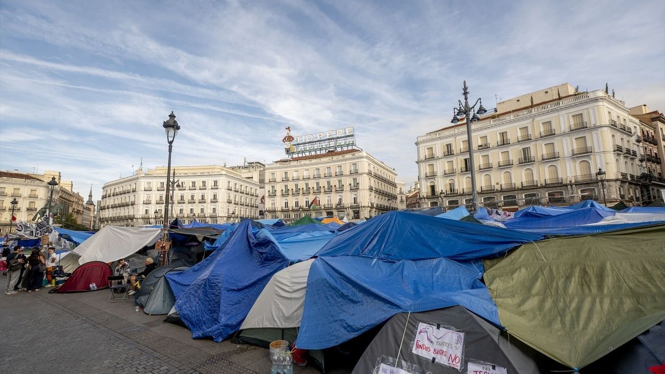 Madrid exige el desalojo inmediato de la acampada en la Puerta del Sol