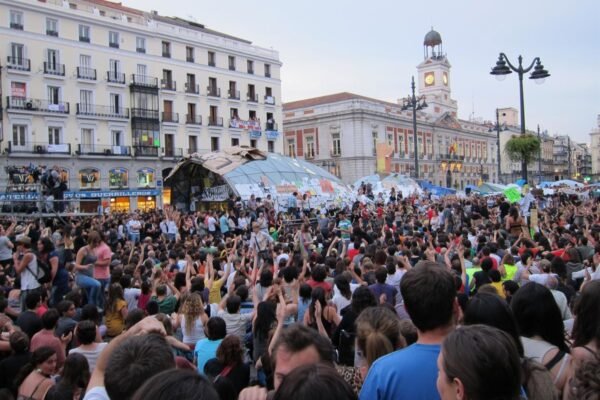 Madrid revive la historia de las acampadas con una protesta por el derecho a la vivienda