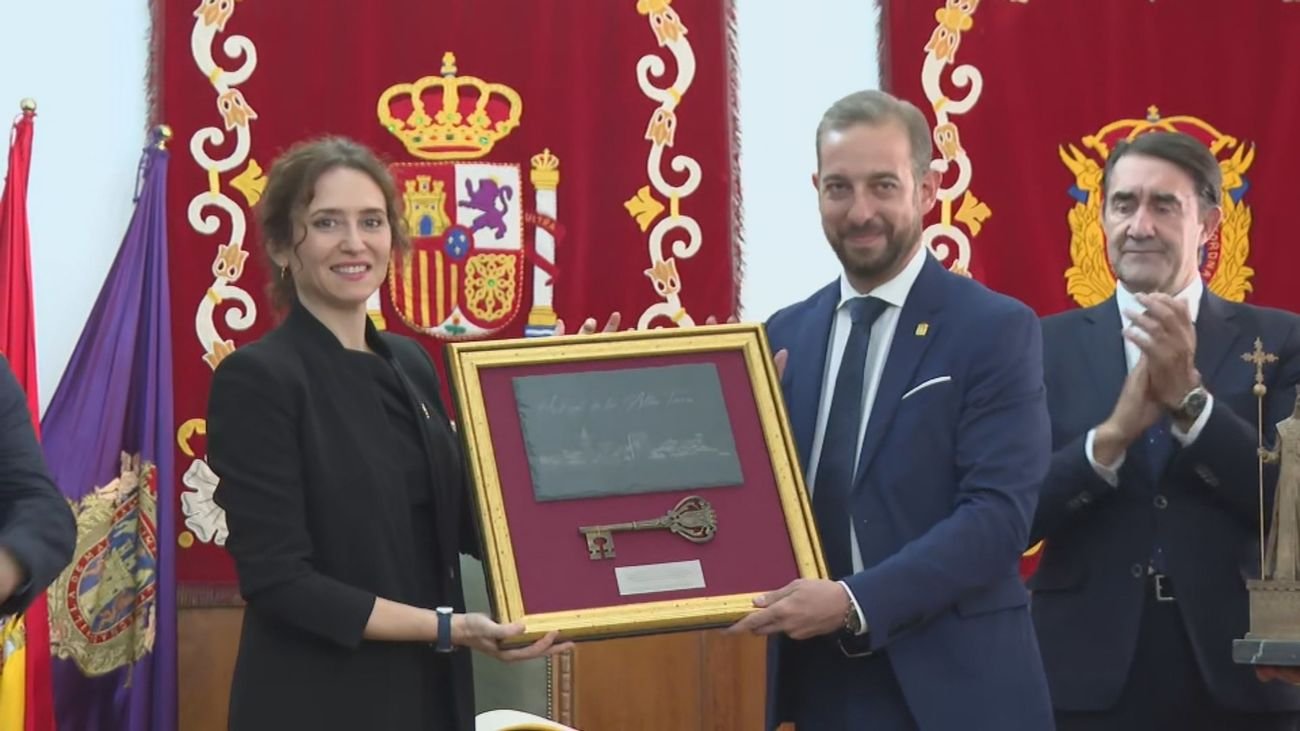 Madrid rinde tributo a Isabel Díaz Ayuso como Dama de Honor en Ávila