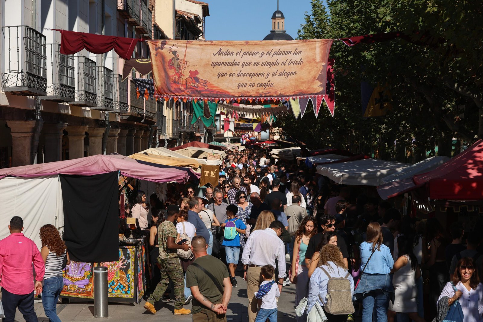 Madrid se vuelca con el Mercado Cervantino y sus 400 puestos de artesanía y gastronomía