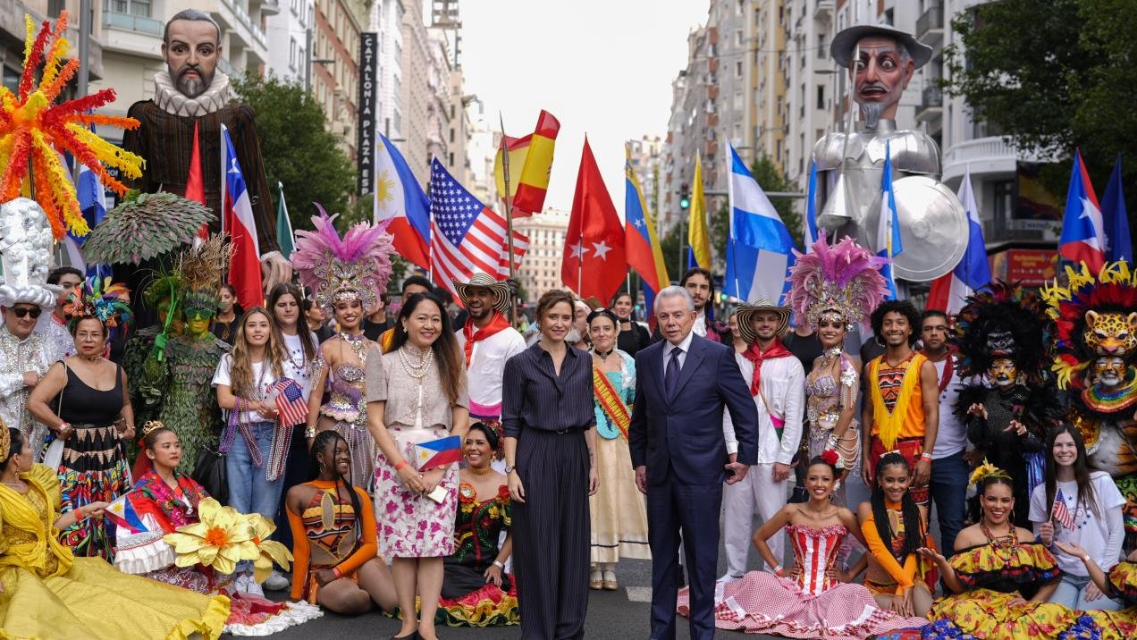 Madrid se vuelca con la Cabalgata de Hispanidad 2026 y celebra la diversidad cultural