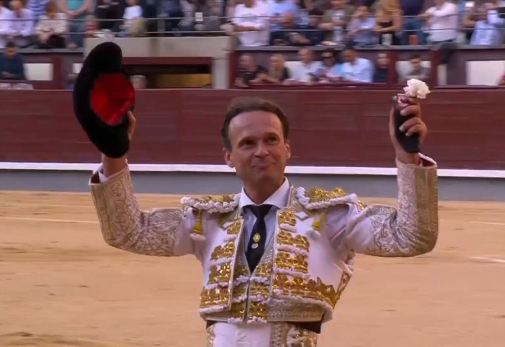 Madrid vibra con la faena de Antonio Ferrera que le otorga una oreja en la plaza