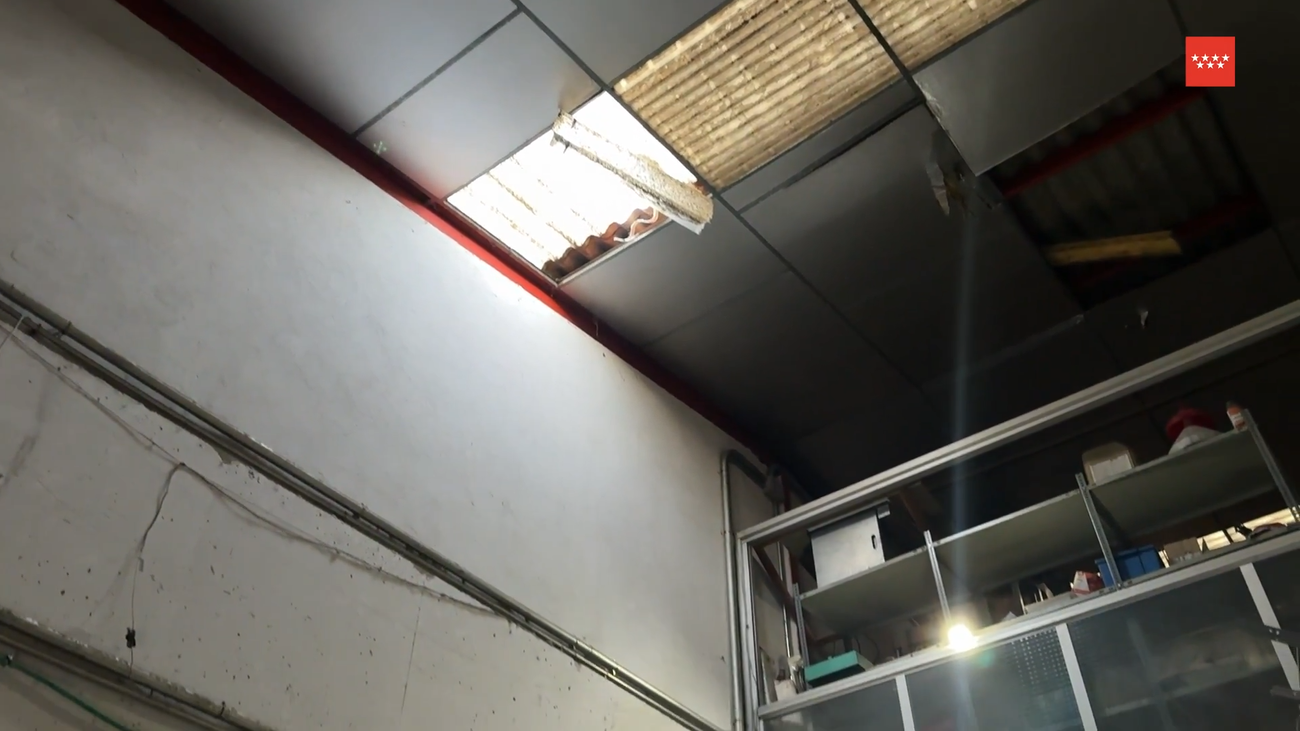 Un trabajador en estado crítico tras caer ocho metros en una nave de Coslada